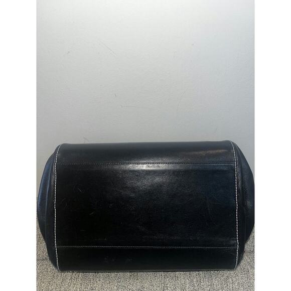 Chanel Quilted Patent Leather Flap Bag - Like New Condition - Picture 3 of 4